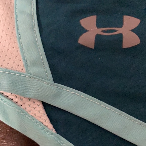 Under Armour running shorts - Picture 2 of 4